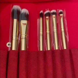 Luxie makeup brushes (sold)